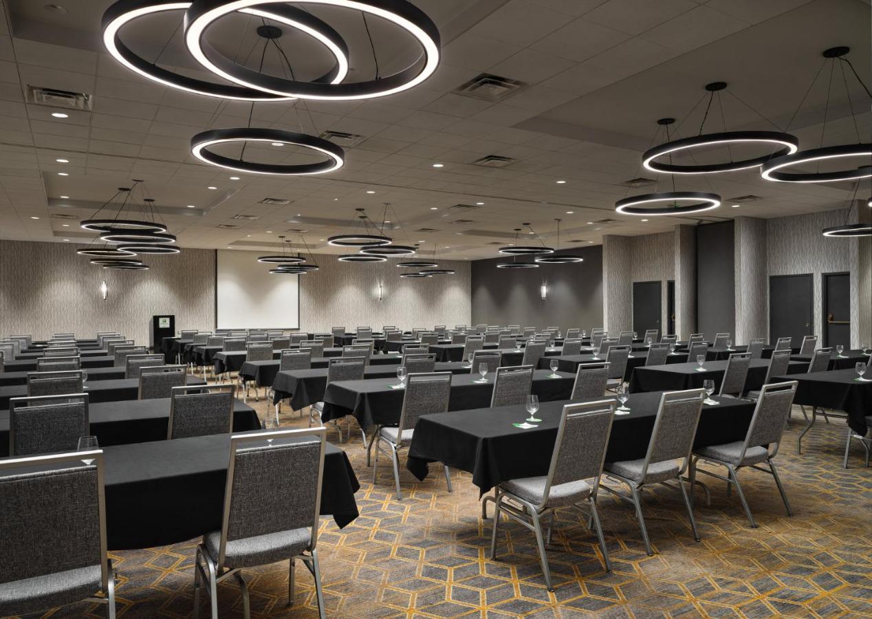 Holiday Inn Boston - Dedham Hotel & Conference Center By Ihg Exterior photo