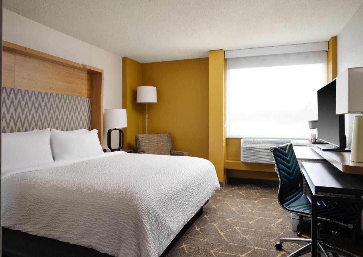 Holiday Inn Boston - Dedham Hotel & Conference Center By Ihg Exterior photo